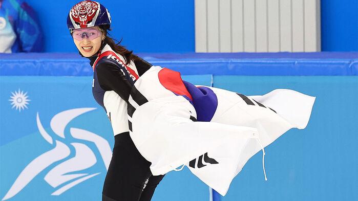 쇼트트랙 최민정, 여자 1,000ｍ 금메달…첫 3관왕